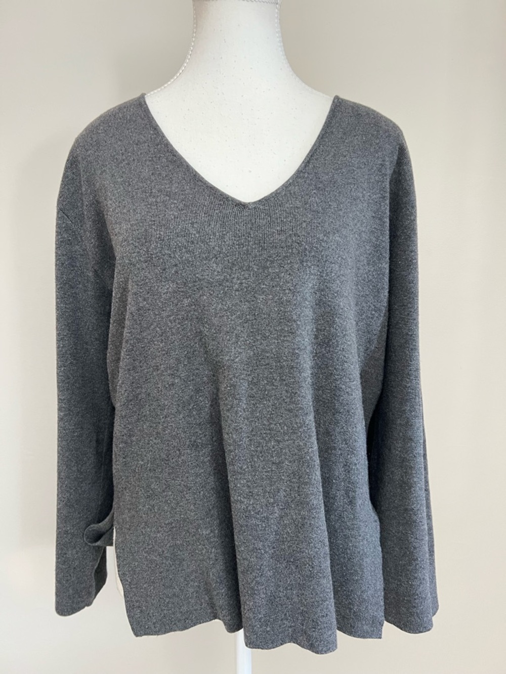 Splendid Classic V-Neck Gray Knit Sweater Extra Small
